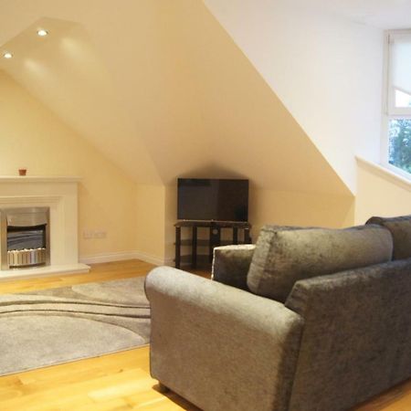 Modern, Cosy Apartment In Bearsden With Private Parking Glasgow Kültér fotó
