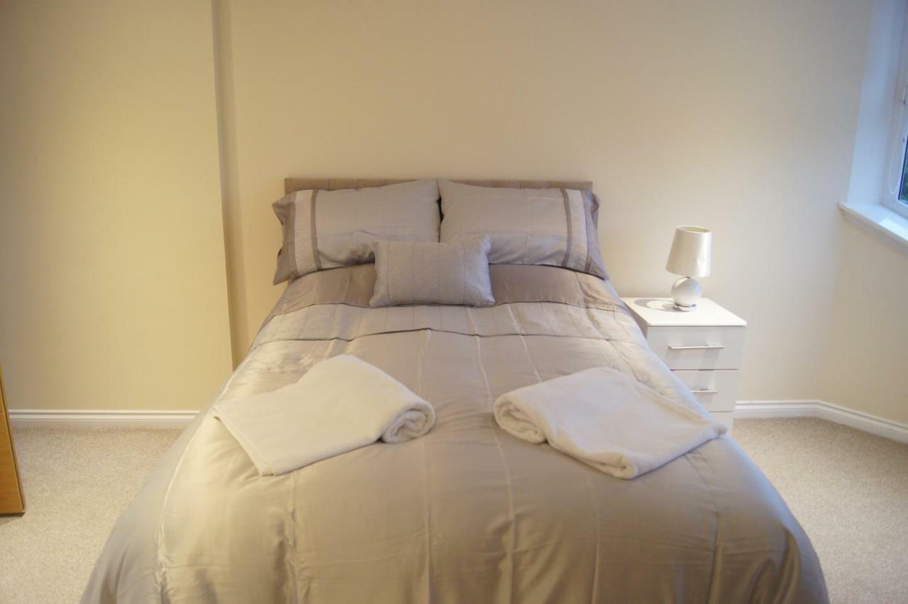Modern, Cosy Apartment In Bearsden With Private Parking Glasgow Kültér fotó