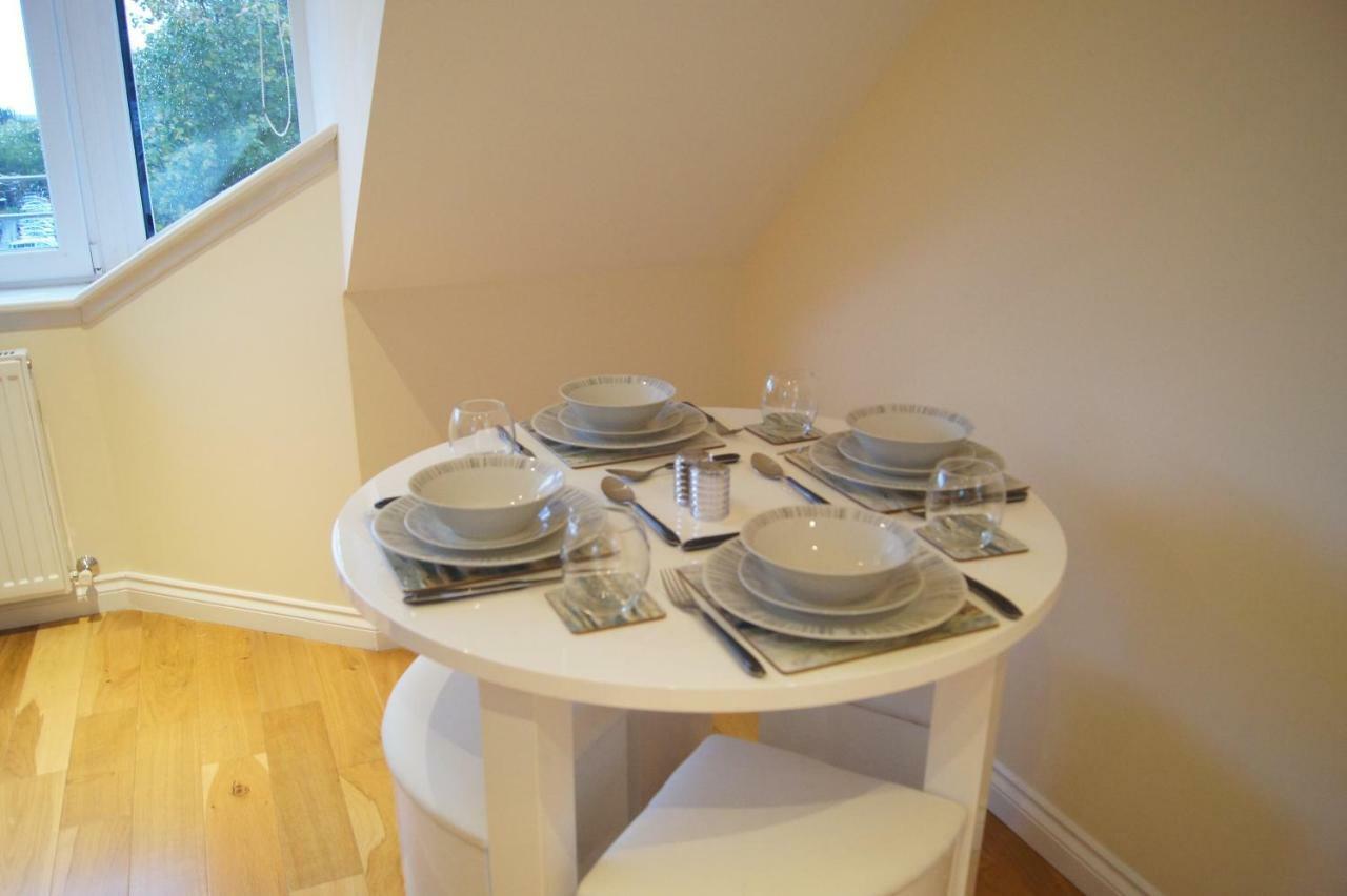 Modern, Cosy Apartment In Bearsden With Private Parking Glasgow Kültér fotó